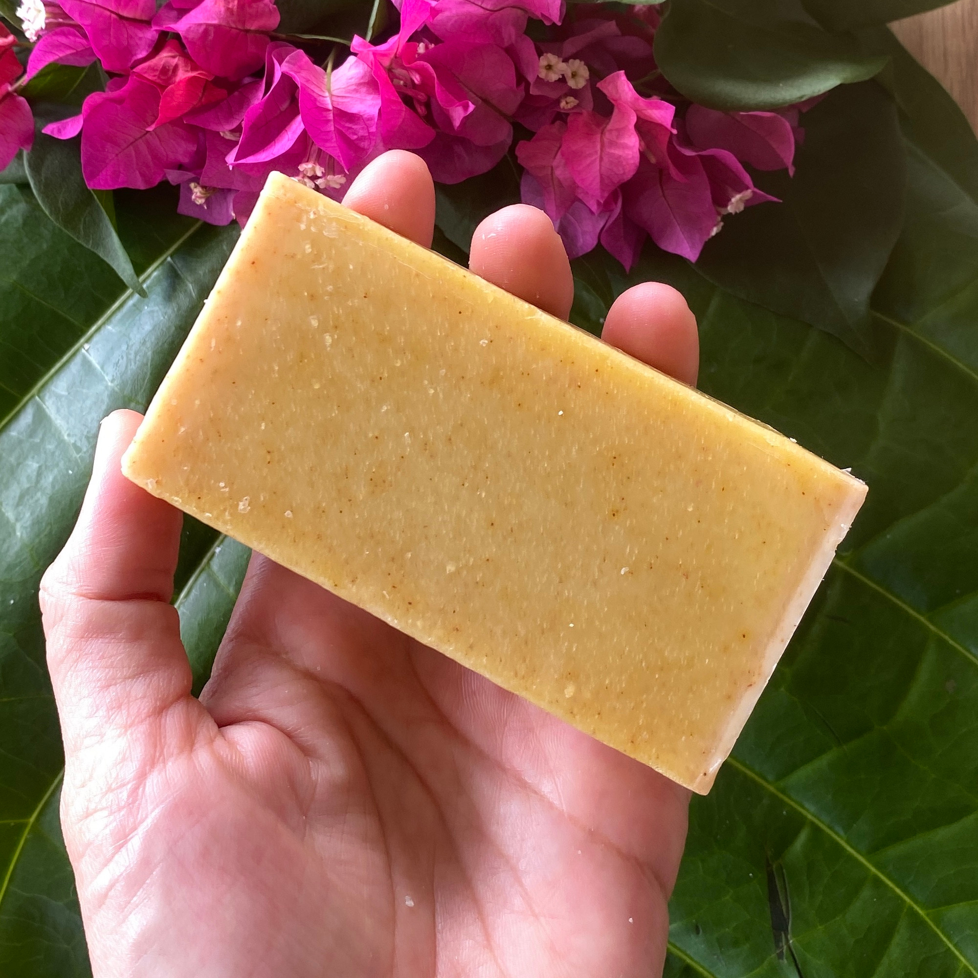Turmeric Soap Bar – Sensitive Skin with Oats & Olena